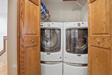 Tiny photo for 15 Manchester Lane, Elmhurst, IL 60126 (MLS # 12502211)