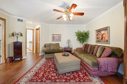 Tiny photo for 15 Manchester Lane, Elmhurst, IL 60126 (MLS # 12502211)