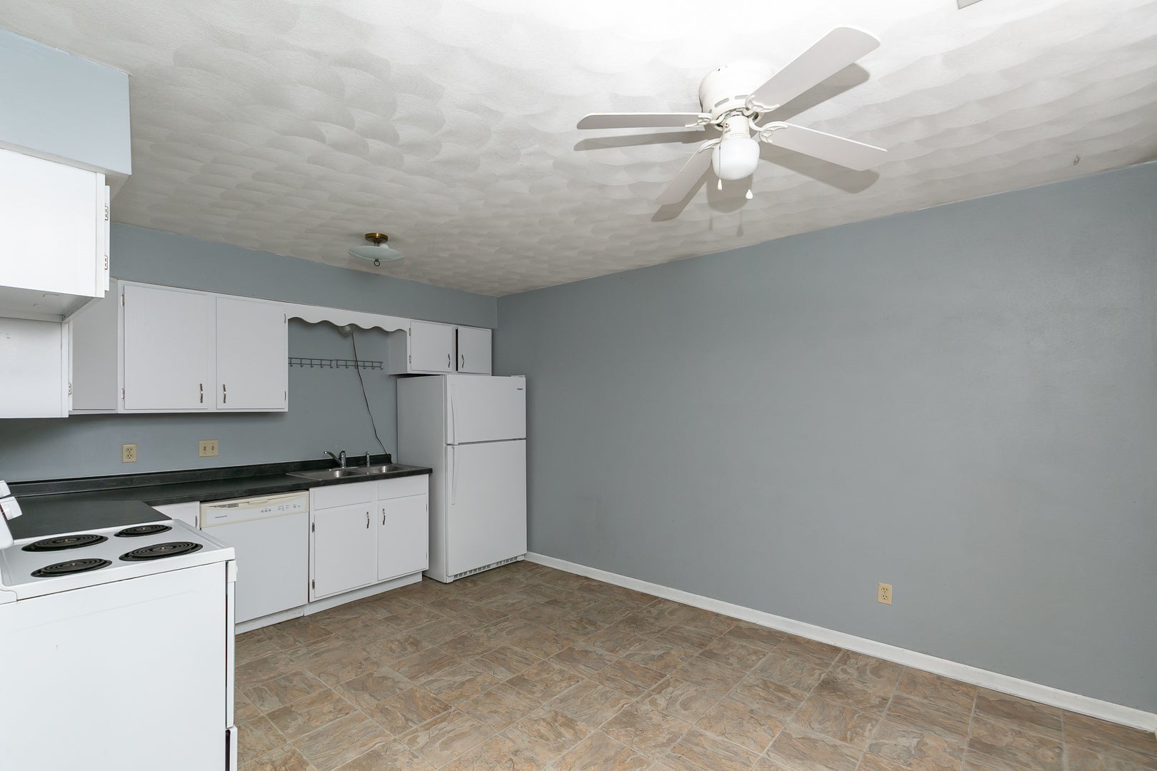 3430 Holiday Court 4