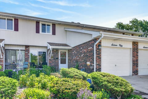 Tiny photo for 1650 Castbourne Court, Wheaton, IL 60189 (MLS # 12655468)