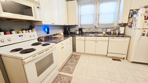 Tiny photo for 322 Linden Avenue, Centralia, IL 62801 (MLS # 12612007)