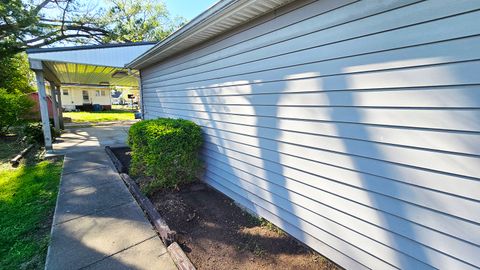 Tiny photo for 322 Linden Avenue, Centralia, IL 62801 (MLS # 12612007)