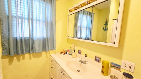 Tiny photo for 322 Linden Avenue, Centralia, IL 62801 (MLS # 12612007)
