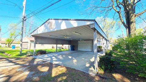 Tiny photo for 322 Linden Avenue, Centralia, IL 62801 (MLS # 12612007)