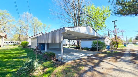 Tiny photo for 322 Linden Avenue, Centralia, IL 62801 (MLS # 12612007)