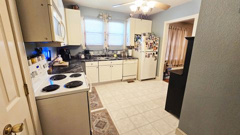 Tiny photo for 322 Linden Avenue, Centralia, IL 62801 (MLS # 12612007)