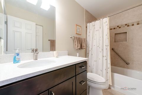 Tiny photo for 439 Pine Lake Circle, Vernon Hills, IL 60061 (MLS # 12528501)