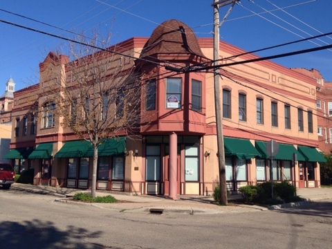 131 E Calhoun Street Woodstock IL 60098