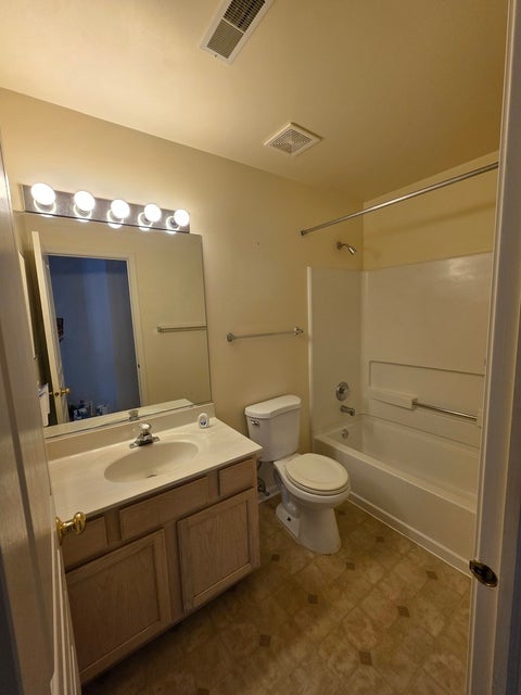 Tiny photo for 37 Arboretum Drive #1, Lombard, IL 60148 (MLS # 12776384)