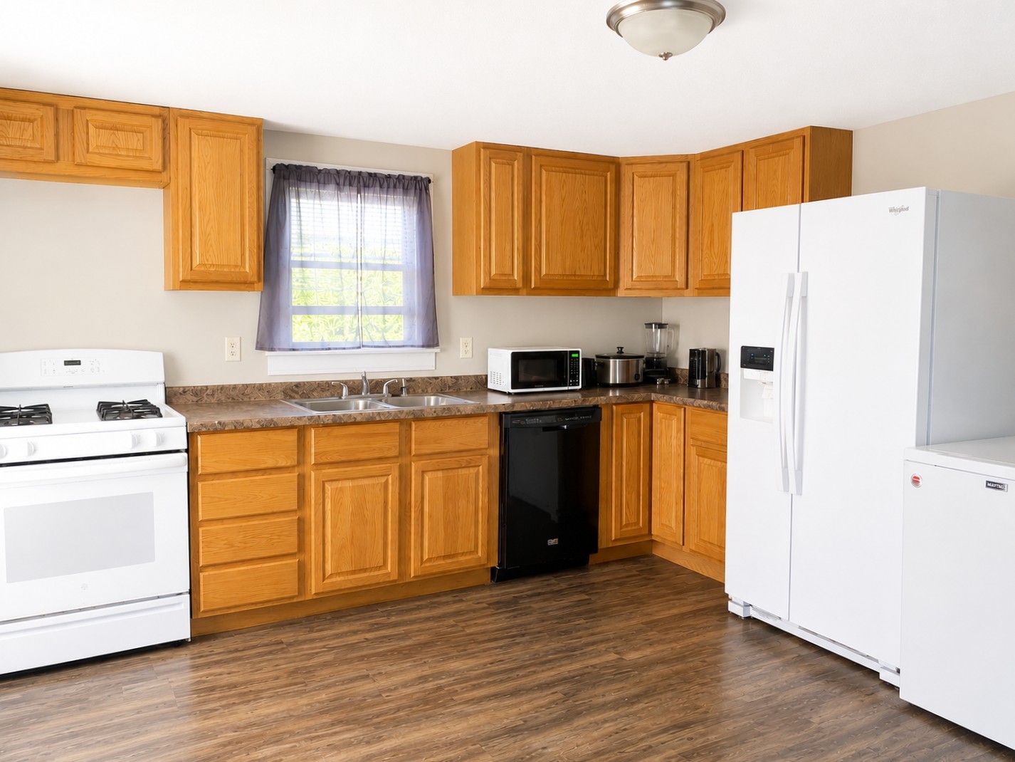 807 W 7th Street