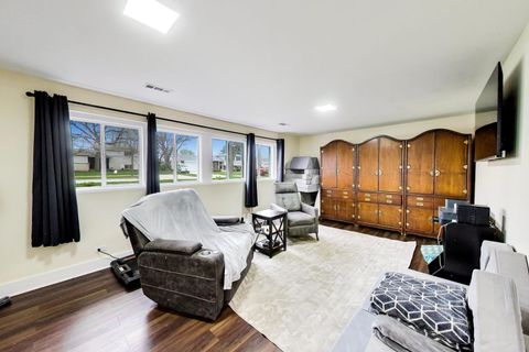 Tiny photo for 1605 W Lexington Drive, Arlington Heights, IL 60004 (MLS # 12615098)