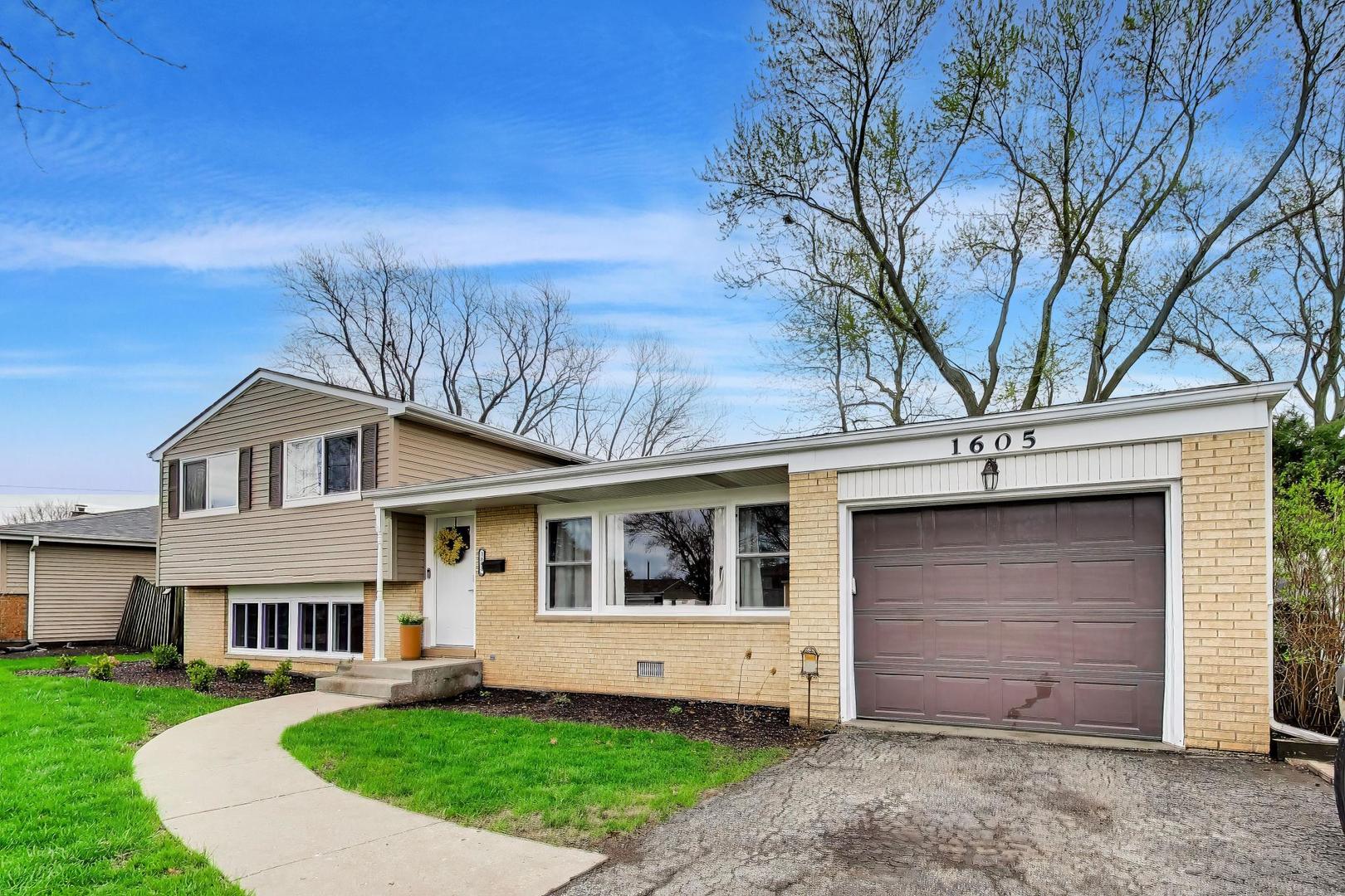 1605 W Lexington Drive