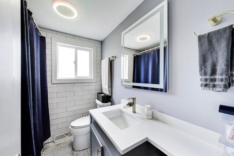 Tiny photo for 1605 W Lexington Drive, Arlington Heights, IL 60004 (MLS # 12615098)
