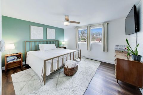 Tiny photo for 1605 W Lexington Drive, Arlington Heights, IL 60004 (MLS # 12615098)