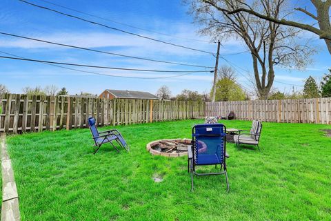 Tiny photo for 1605 W Lexington Drive, Arlington Heights, IL 60004 (MLS # 12615098)