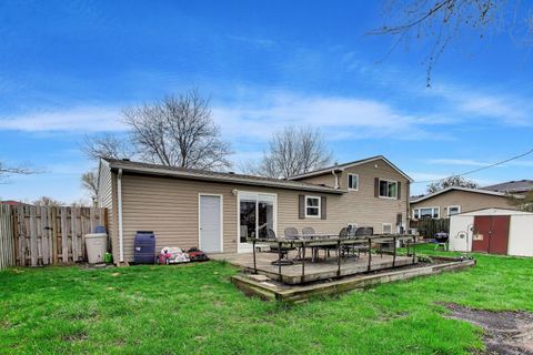Tiny photo for 1605 W Lexington Drive, Arlington Heights, IL 60004 (MLS # 12615098)