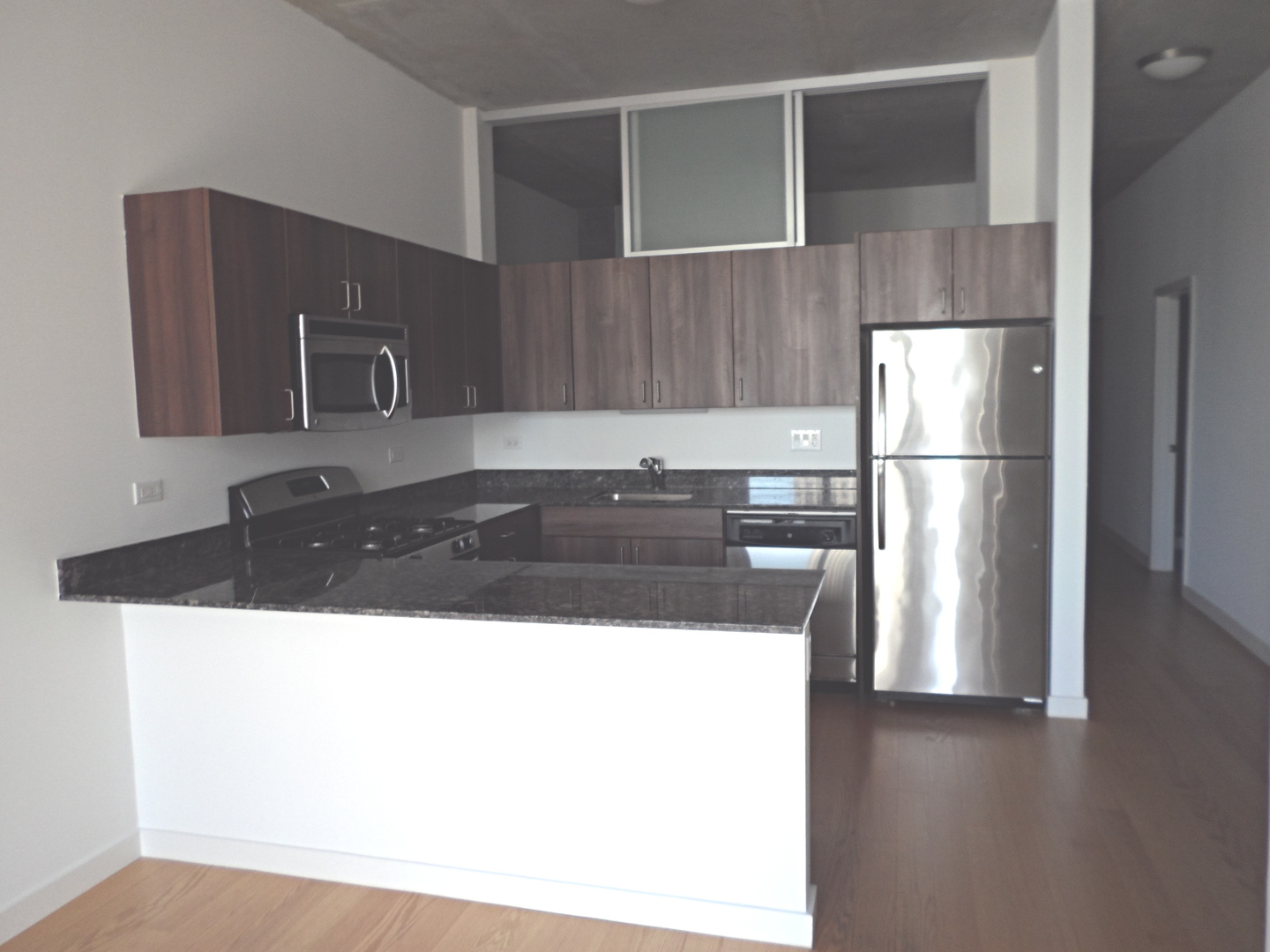 235 W VAN BUREN Street 4416