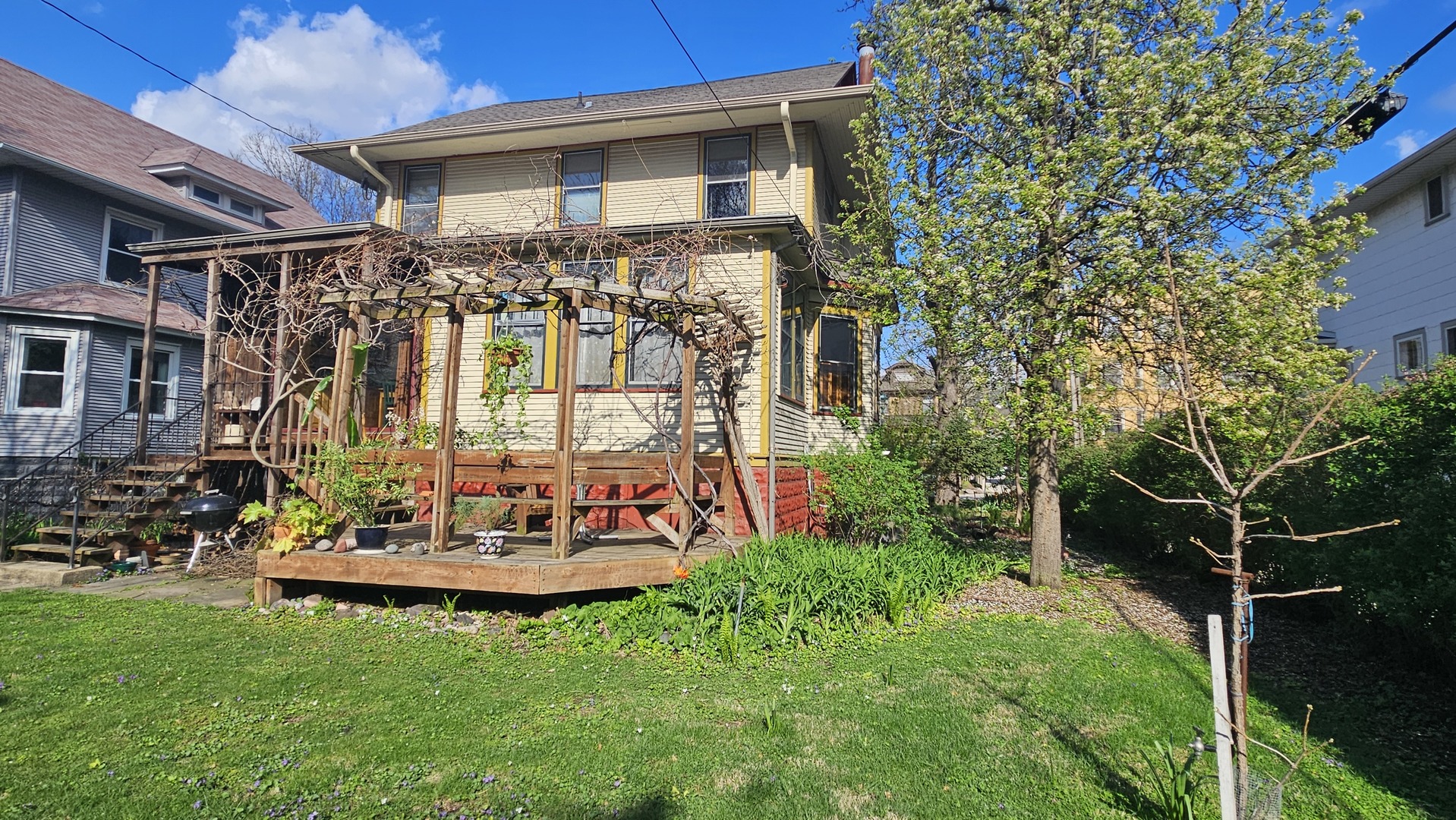 833 S Scoville Avenue