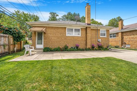 Tiny photo for 10610 Essex Street, Westchester, IL 60154 (MLS # 12431494)