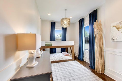 Tiny photo for 2136 W Waveland Avenue, Chicago, IL 60618 (MLS # 12717473)