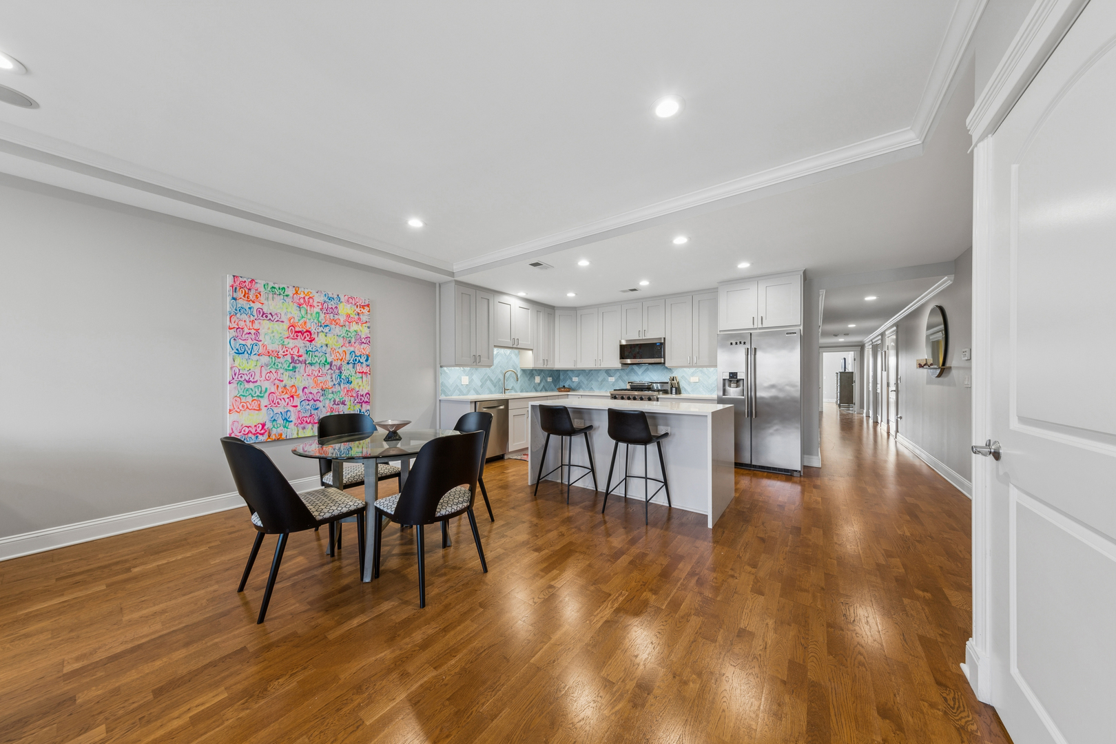 1921 W Diversey Parkway 401