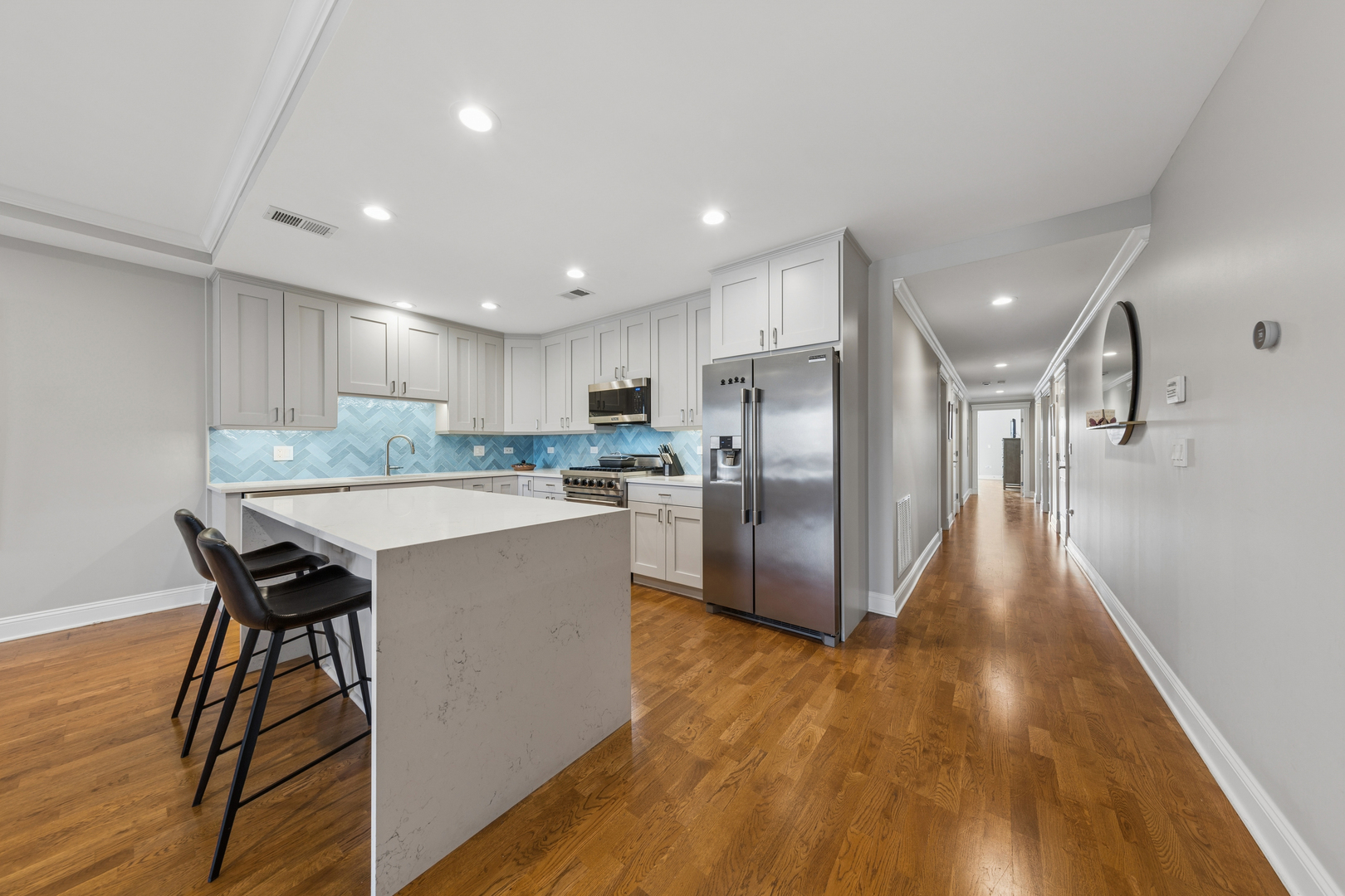 1921 W Diversey Parkway 401