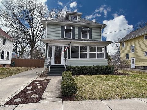 519 Palace Street Aurora IL 60506