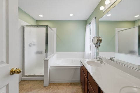 Tiny photo for 1905 Maureen Drive, Hoffman Estates, IL 60192 (MLS # 12770552)