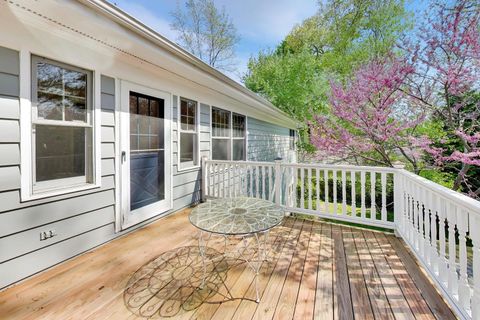 Tiny photo for 625 E Center Avenue, Lake Bluff, IL 60044 (MLS # 12628144)