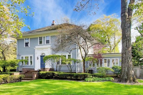 Photo of 625 E Center Avenue, Lake Bluff, IL 60044 (MLS # 12628144)