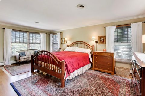 Tiny photo for 625 E Center Avenue, Lake Bluff, IL 60044 (MLS # 12628144)