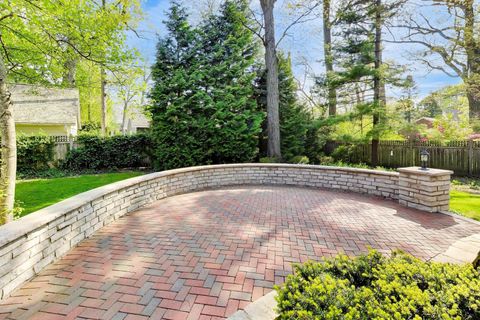 Tiny photo for 625 E Center Avenue, Lake Bluff, IL 60044 (MLS # 12628144)