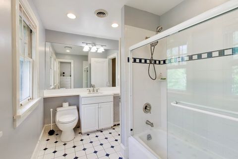 Tiny photo for 625 E Center Avenue, Lake Bluff, IL 60044 (MLS # 12628144)