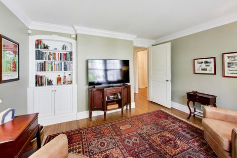 Tiny photo for 625 E Center Avenue, Lake Bluff, IL 60044 (MLS # 12628144)