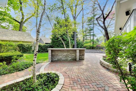 Tiny photo for 625 E Center Avenue, Lake Bluff, IL 60044 (MLS # 12628144)