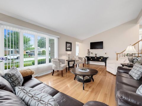 Tiny photo for 10833 Claridge Avenue, Westchester, IL 60154 (MLS # 12650454)