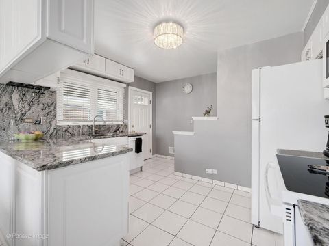 Tiny photo for 10833 Claridge Avenue, Westchester, IL 60154 (MLS # 12650454)
