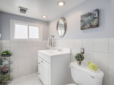 Tiny photo for 10833 Claridge Avenue, Westchester, IL 60154 (MLS # 12650454)