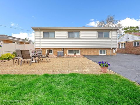 Tiny photo for 10833 Claridge Avenue, Westchester, IL 60154 (MLS # 12650454)