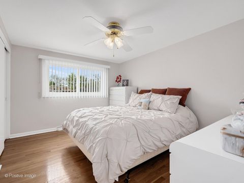 Tiny photo for 10833 Claridge Avenue, Westchester, IL 60154 (MLS # 12650454)