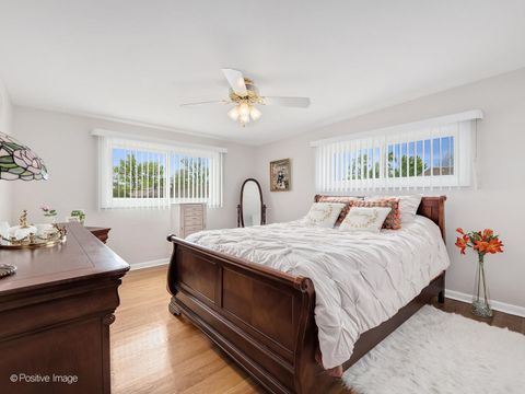 Tiny photo for 10833 Claridge Avenue, Westchester, IL 60154 (MLS # 12650454)