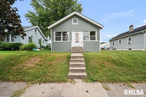 Photo of 2519 29 1/2 Street, Rock Island, IL 61201 (MLS # 12577779)