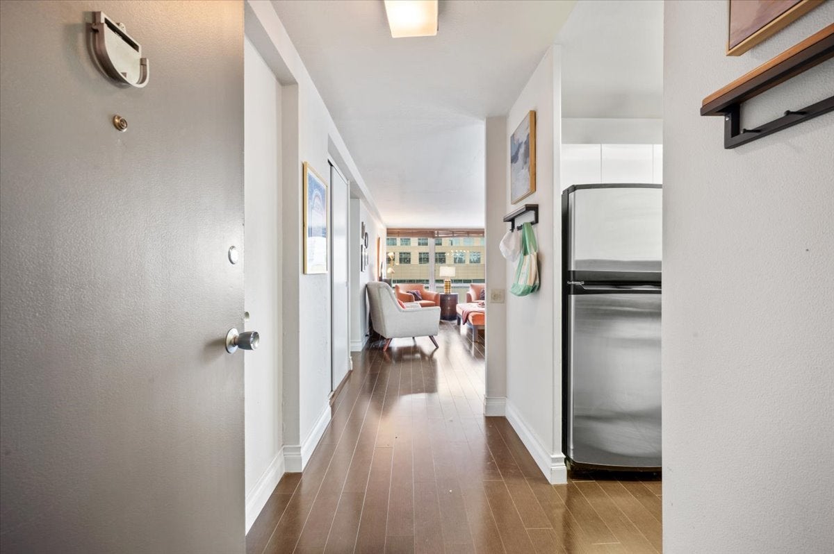 330 W Diversey Parkway 706
