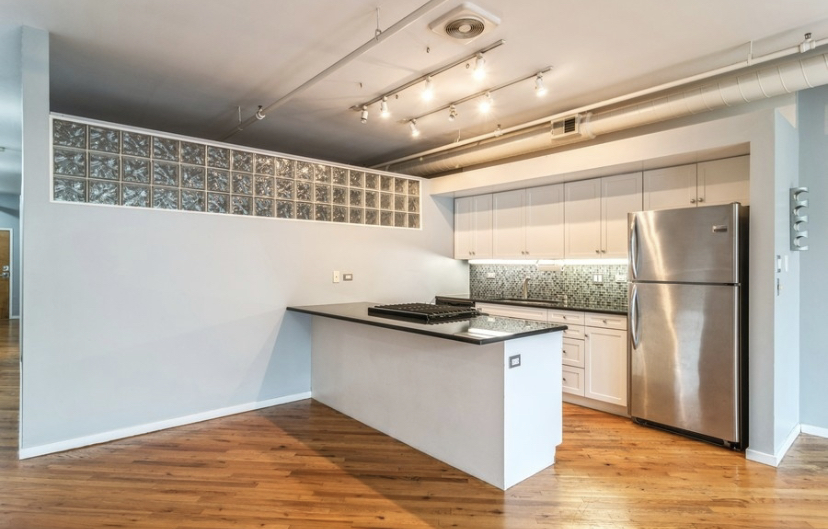 2011 W Belmont Avenue 208