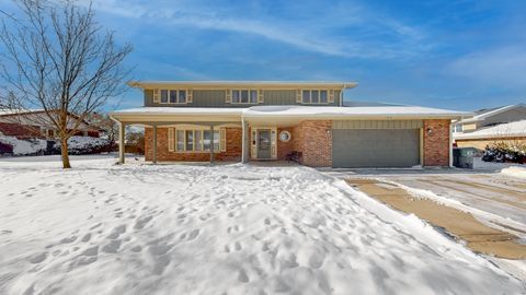 Photo of 13618 Overland Trail, Orland Park, IL 60467 (MLS # 12516945)