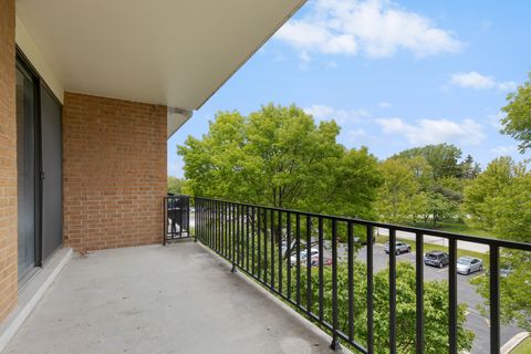 Tiny photo for 15 Bar Harbour Road #4F, Schaumburg, IL 60193 (MLS # 12479133)
