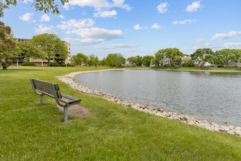 Tiny photo for 15 Bar Harbour Road #4F, Schaumburg, IL 60193 (MLS # 12479133)