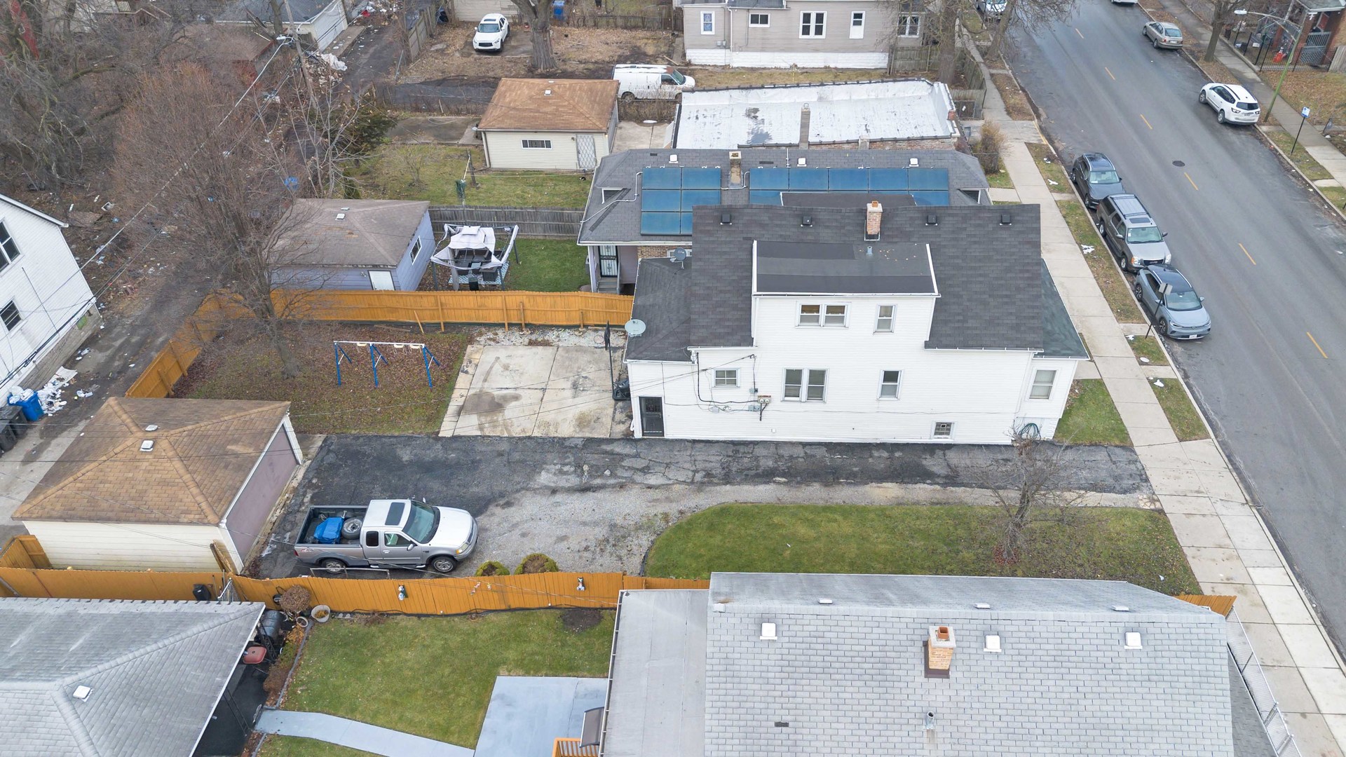 9352 S Woodlawn Avenue