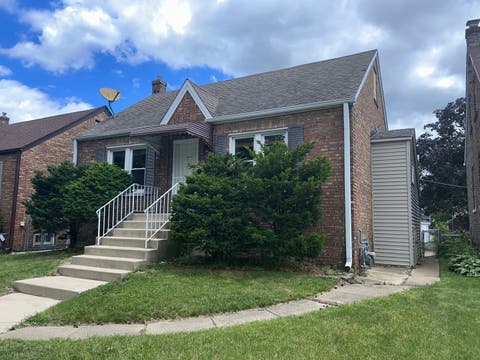 Tiny photo for 18017 Oakwood Avenue, Lansing, IL 60438 (MLS # 12694851)