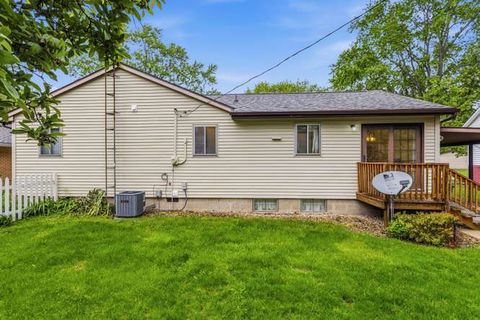 Tiny photo for 1907 Weaver Street, Urbana, IL 61802 (MLS # 12627202)